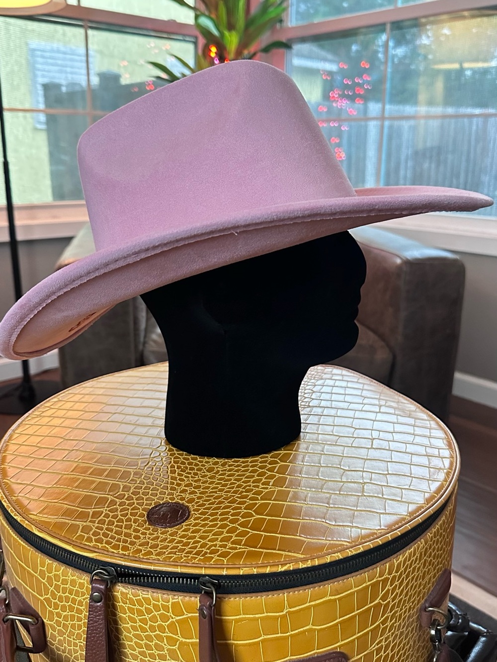 Stylish Pink Wide-Brim Women's Hat